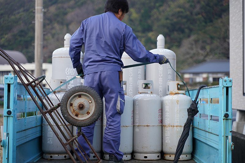 ガスの配送、検針